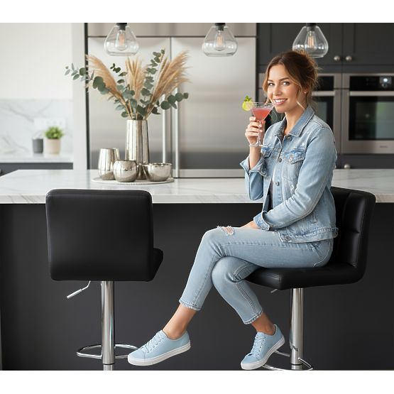 Barski stol Arako črna