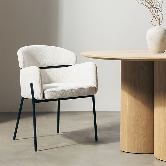 Jedilni stol Granda, ecru/črne noge