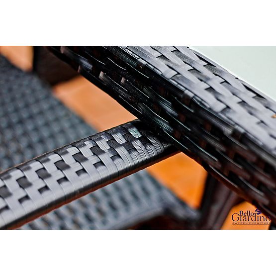 Komplet jedilnega pohištva iz tehno ratana (miza 150×90 cm + 6 × stolov) AVVICENTE, črna