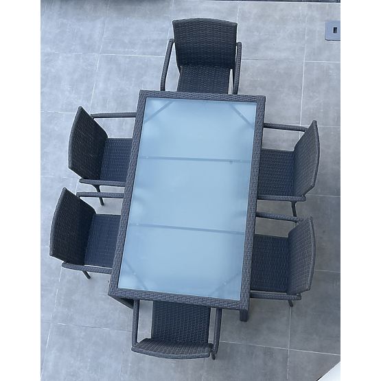Komplet jedilnega pohištva iz tehno ratana (miza 150×90 cm + 6 × stolov) AVVICENTE, črna