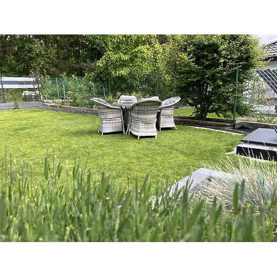 Komplet vrtnega pohištva iz tehnoratana (4 stoli + okrogla miza) MODERNO svetlo siva