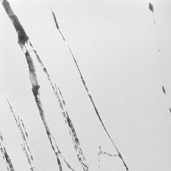 Kovinsko stojalo za rože MOGREN bel marmor