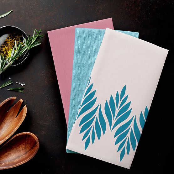 Kuhinjska krpa LETTY roza z modernim potiskom v sodobnem slogu 50x70 ameliahome