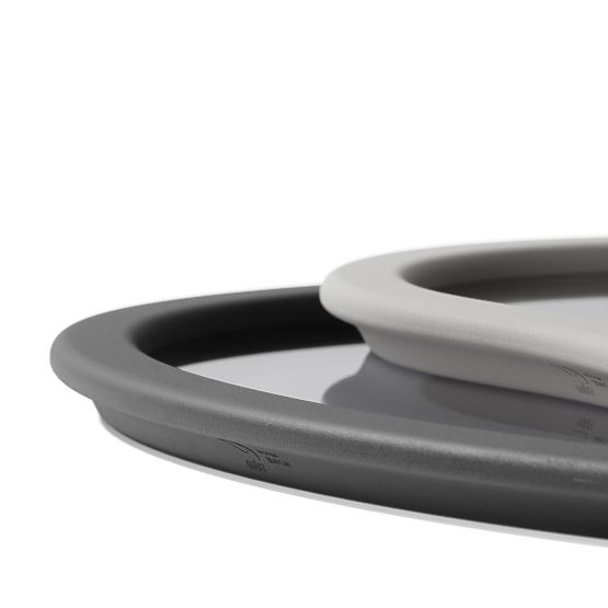 Kuhinjski dodatki nepravilne oblike HUB barva grafitna stil minimalističen umbra