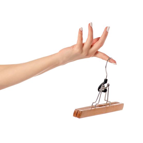 Leseni obešalnik za hlače