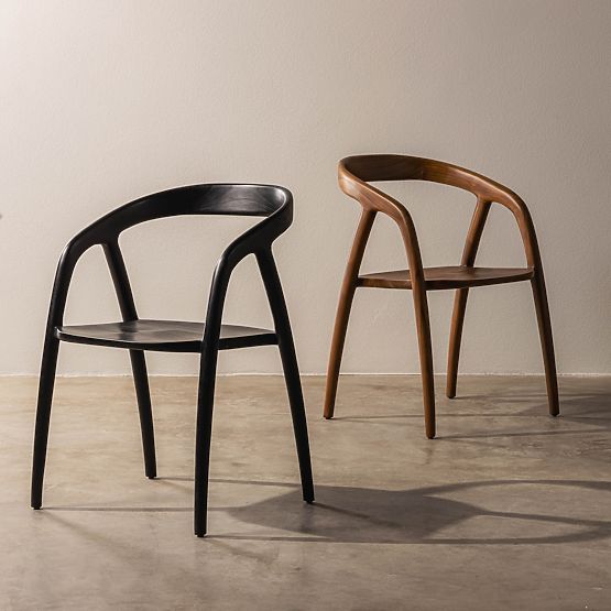 Leseni stol Sande zaobljen, črn, tikovina