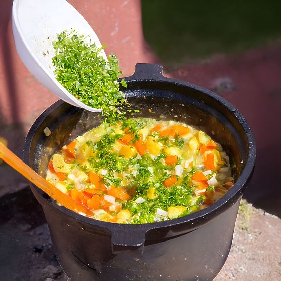 Litoželezni kotliček KESEL 8 L