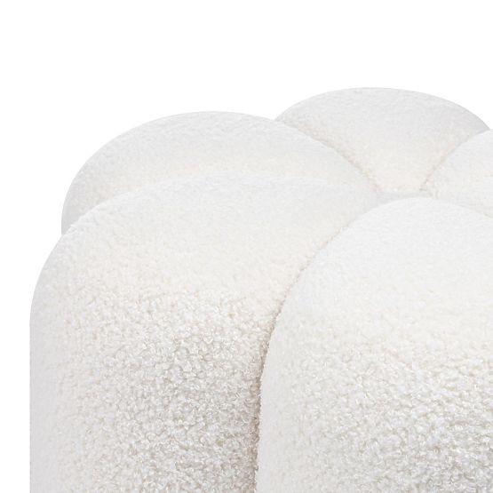 Oblazinjen puf Quad, bel, boucle