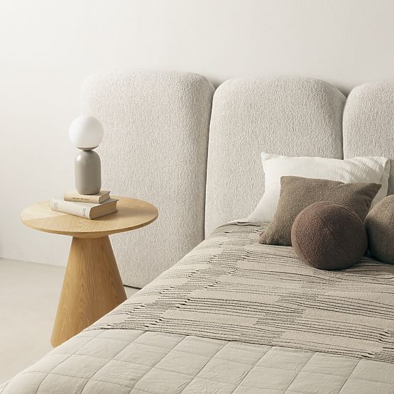 Oblazinjena postelja Fencee 160x200 cm, z letvami, zaobljena, svetlo bež