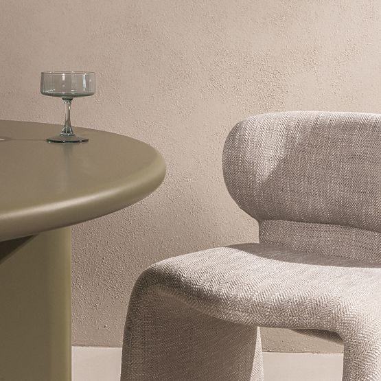 Oblazinjeni stol Nabila, bež-siv