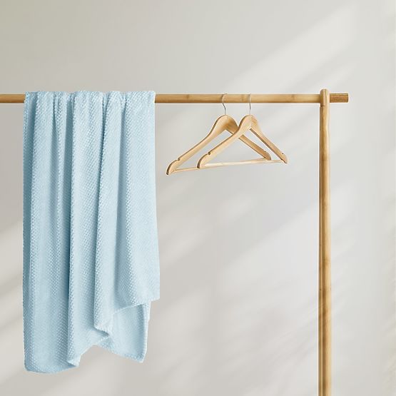 Odeja HENRY modra barva z žakardnim vtiskom moderni stil 170x210