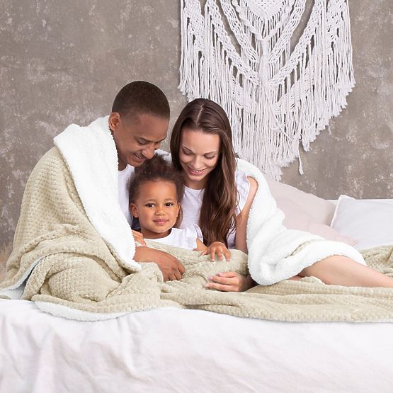 Odeja SHLEEPY barva bež z žakardnim vzorom klasični stil 220x240