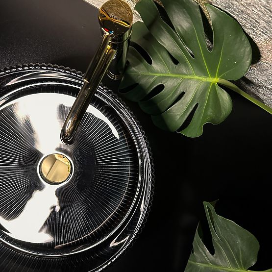 Pohištveni umivalnik Rea Ingrid Črna