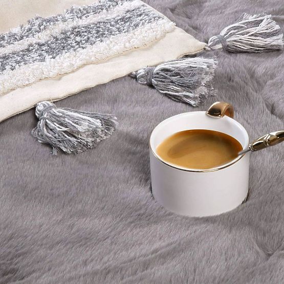 Rabbit New svilena preproga - siva