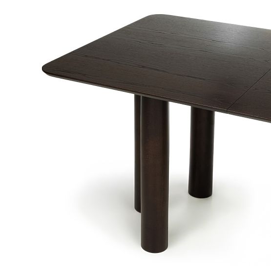 Raztegljiva miza Loa 140-200 cm, hrastov furnir, oreh, bukov les, zaobljena