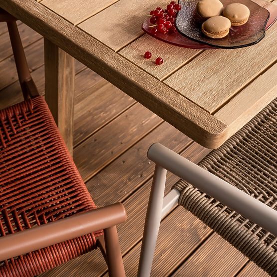 Raztegljiva vrtna miza Castello, 200-295 cm, videz tika, akacijev les FSC