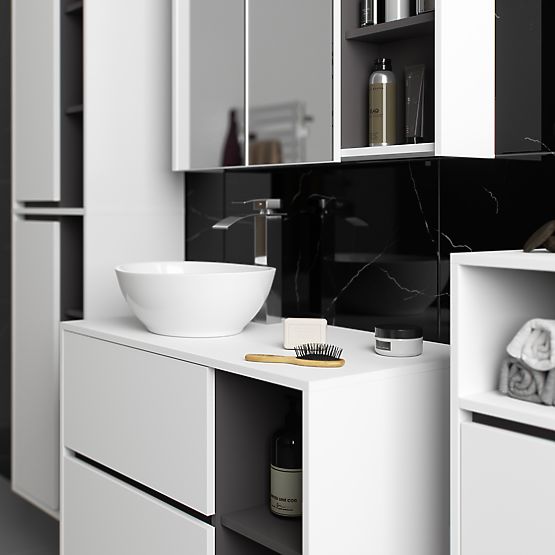 SET VISEČE KOPALNIŠKE POHIŠTVA Z ODPRTINAMI VAMI BELA / GRAFITNO SIVA