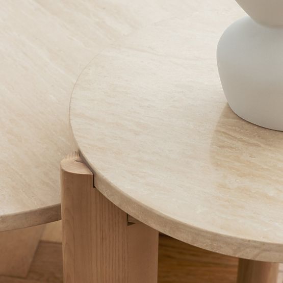 Stranska miza Medley 50 cm, okrogla, travertin/jesen