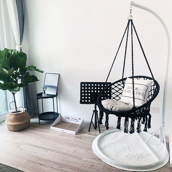 Viseči stol boho s črno blazino 490129A