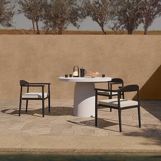 Vrtna miza Vibonis 106 cm, okrogla, cementna, svetlo bež, mat