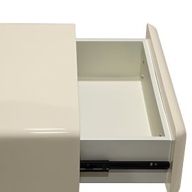 Nočna omarica s predalom Blush, kremno bela, sijajna, obokana oblika