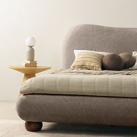 Oblazinjena postelja Bowee 160x200 cm, z letvami, siva, noge kroglice