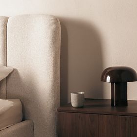 Oblazinjena postelja Snoovia 160x200 cm, z letvami in shranjevalnim prostorom, svetlo bež