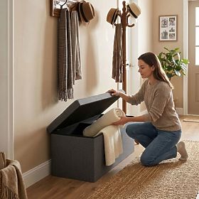 Oblazinjena tabure 111x38 cm s shranjevalnim prostorom temno siva ModernHome, MODERNHOME