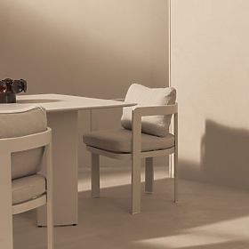 Vrtni stol Japori aluminijast, svetlo bež, zaobljen